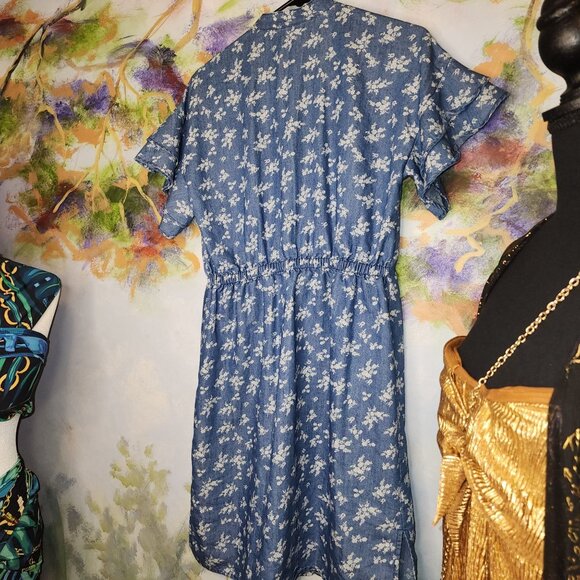 EUC Chambray and white floral flutter sleeve buttoned shirt dress - Picture 2 of 7